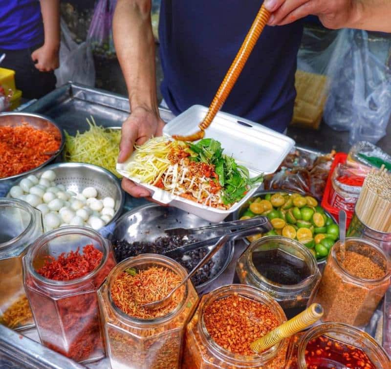 Trải nghiệm ẩm thực đường phố Sài Gòn