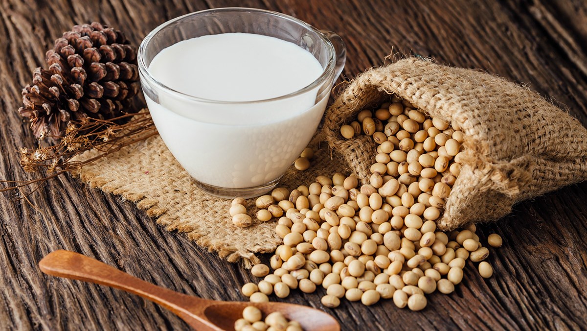 So sánh sữa đậu nành nguyên chất Fami và  sữa đậu nành nguyên chất Vinasoy